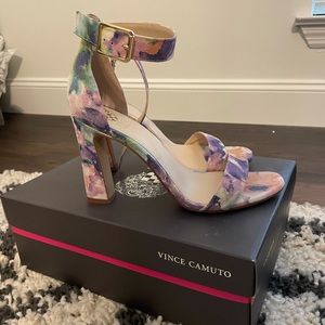 Vince Camuto siize 8.5. Pink,green,blue floral heels.